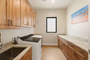 907 W Pinion Hls Dr, Dammeron Valley, UT 84783 - Photo 32