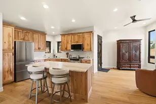 907 W Pinion Hls Dr, Dammeron Valley, UT 84783 - Photo 48