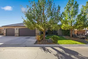 156 E Holly Way, Washington, UT 84780 - Photo 1