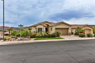 2614 W Laquinta Dr, Saint George, UT 84770 - Photo 2