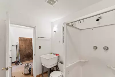 200 N Ethan Allen, Big Water, UT 84741 - Photo 38