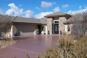 1067 E Silver Falls Dr N, Washington, UT 84780 - Photo 2