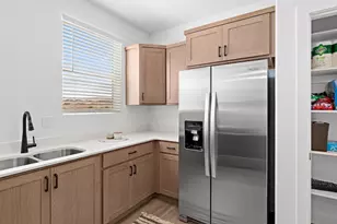 1078 W Albertine Ln, Saint George, UT 84790 - Photo 6