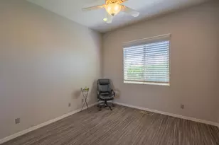 2578 W Desert Springs Rd, Saint George, UT 84770 - Photo 22