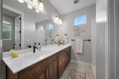 1370 W Firepit Knoll Dr, Saint George, UT 84770 - Photo 12