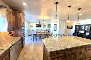 823 E Majestic Dr, Washington, UT 84780 - Photo 12