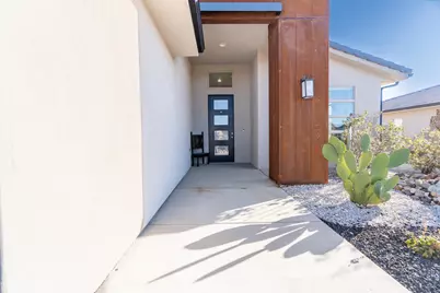 3158 E Fuchsia Dr, Saint George, UT 84790 - Photo 2