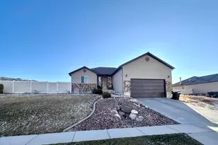 2126 E Ravine Rd, Enoch, UT 84721 - Photo 1