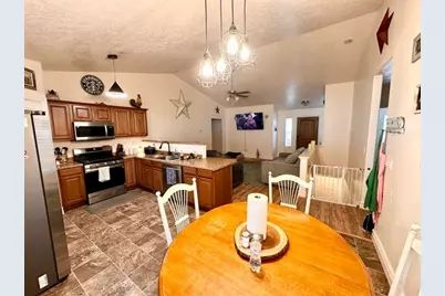 2126 E Ravine Rd, Enoch, UT 84721 - Photo 10