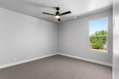 1089 E Coyote Crest Dr, Washington, UT 84780 - Photo 6