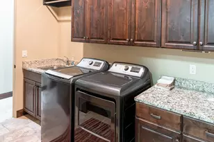 506 W Tenaya Dr, Ivins, UT 84738 - Photo 10