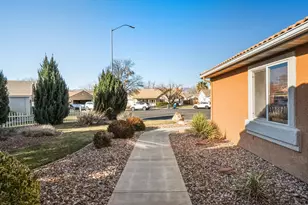 1194 N 1560 W Cir, Saint George, UT 84770 - Photo 8