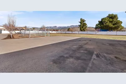 1488 W Diamond Valley Dr, Saint George, UT 84770 - Photo 46