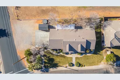 875 Country Ln, Santa Clara, UT 84765 - Photo 8
