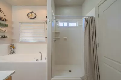 875 Country Ln, Santa Clara, UT 84765 - Photo 32