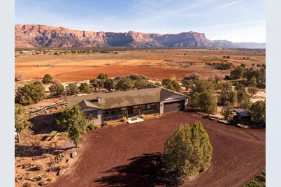 2591 S Desert Drive, Apple Valley, UT 84737 - Photo 2