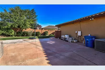 278 N Falcon Ct, Ivins, UT 84738 - Photo 10