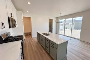 2403 E Sunflower Dr Dr, Eagle Mountain, UT 84005 - Photo 14