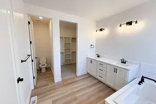 2403 E Sunflower Dr Dr, Eagle Mountain, UT 84005 - Photo 20