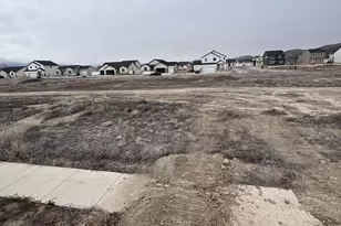 2323 E Sunflower Dr Dr, Eagle Mountain, UT 84005 - Photo 2