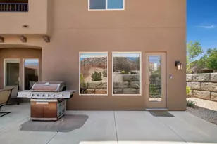 2076 N Doral Ct, Washington, UT 84780 - Photo 30