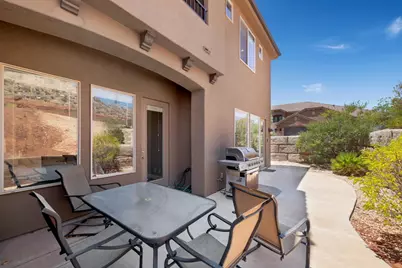 2076 N Doral Ct, Washington, UT 84780 - Photo 28