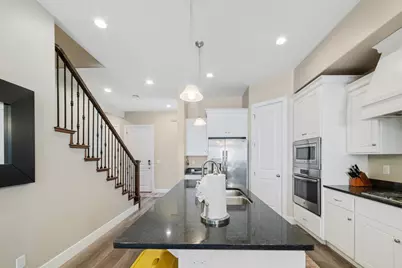 2076 N Doral Ct, Washington, UT 84780 - Photo 6
