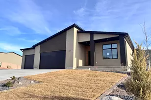 2509 W Scenic Dr, Cedar City, UT 84720 - Photo 2