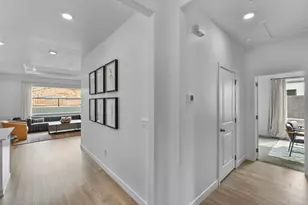1907 S Queens Garden Rd, Washington, UT 84780 - Photo 6