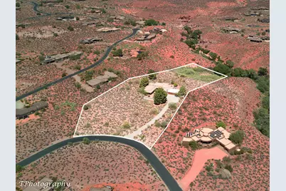 1068 N Shonto Ridge Dr, Ivins, UT 84738 - Photo 2