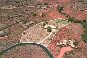 1068 N Shonto Ridge Dr, Ivins, UT 84738 - Photo 2