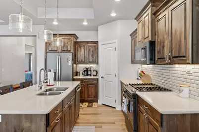 179 N Castle Dr, Cedar City, UT 84720 - Photo 12