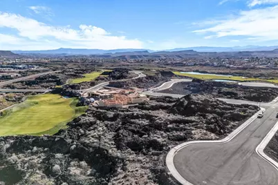 2442 S Village Dr, Santa Clara, UT 84765 - Photo 8