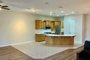 1042 W Hillview Dr, Washington, UT 84780 - Photo 10