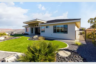 698 S Dinapoli Ln, Saint George, UT 84770 - Photo 34