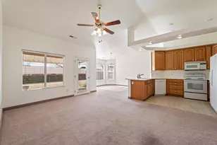 815 W 250 S, Hurricane, UT 84737 - Photo 16