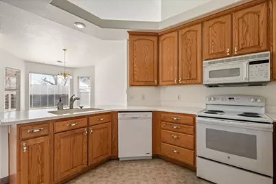 815 W 250 S, Hurricane, UT 84737 - Photo 12