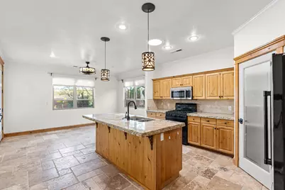 1185 W Vista View Dr, Washington, UT 84780 - Photo 12