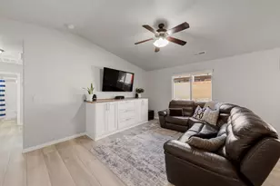 933 N Ocotillo Dr, Washington, UT 84780 - Photo 4