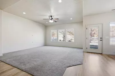 155 E Holly Way, Washington, UT 84780 - Photo 6