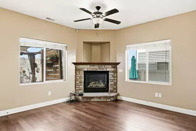 1295 N Cedar Blvd #7, Cedar City, UT 84721 - Photo 8