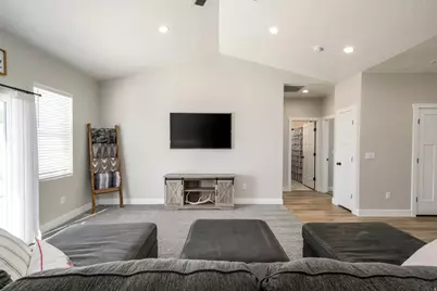 453 N 300 W, Enterprise, UT 84725 - Photo 8