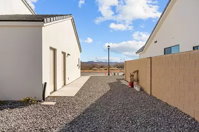 2433 Patricia Dr, Santa Clara, UT 84765 - Photo 36