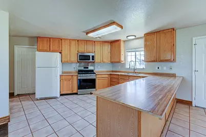 421 N Harmony Dr, New Harmony, UT 84757 - Photo 2