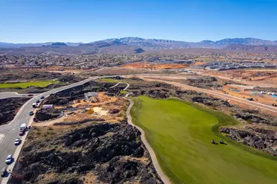 2452 South Village Dr, Santa Clara, UT 84765 - Photo 6