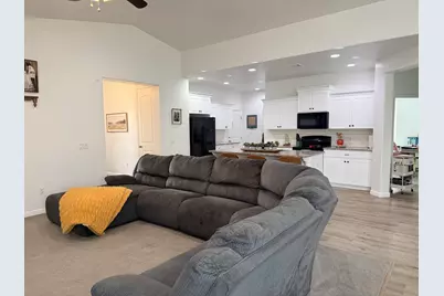 2701 E Upper Canyon Dr, Washington, UT 84780 - Photo 10