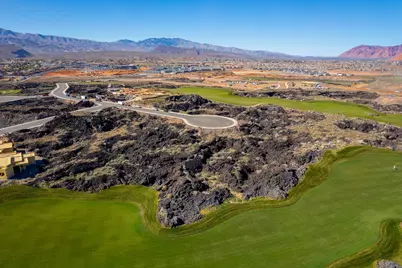 2447 South Village Dr, Santa Clara, UT 84765 - Photo 6