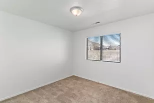 1075 N 1400 W, Saint George, UT 84770 - Photo 32
