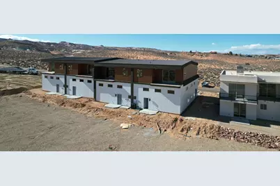 1326 E Lone Rock View, Big Water, UT 84741 - Photo 8