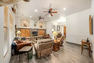 1112 W Sapphire Dr, Saint George, UT 84770 - Photo 8